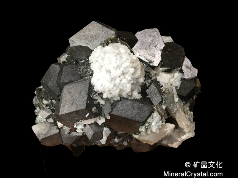 磁铁矿、方解石、云母